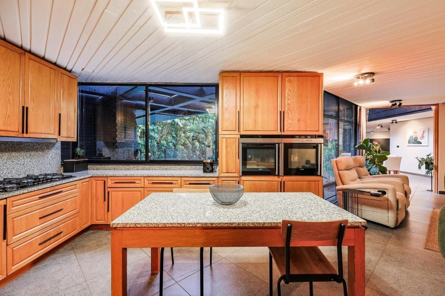 6 Bedroom Property for Sale in Waterkloof Gauteng