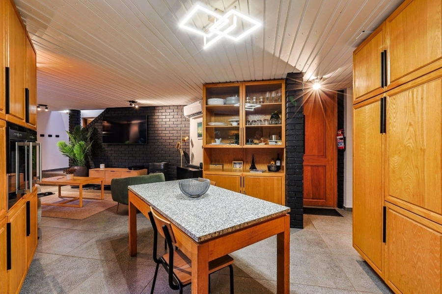 6 Bedroom Property for Sale in Waterkloof Gauteng