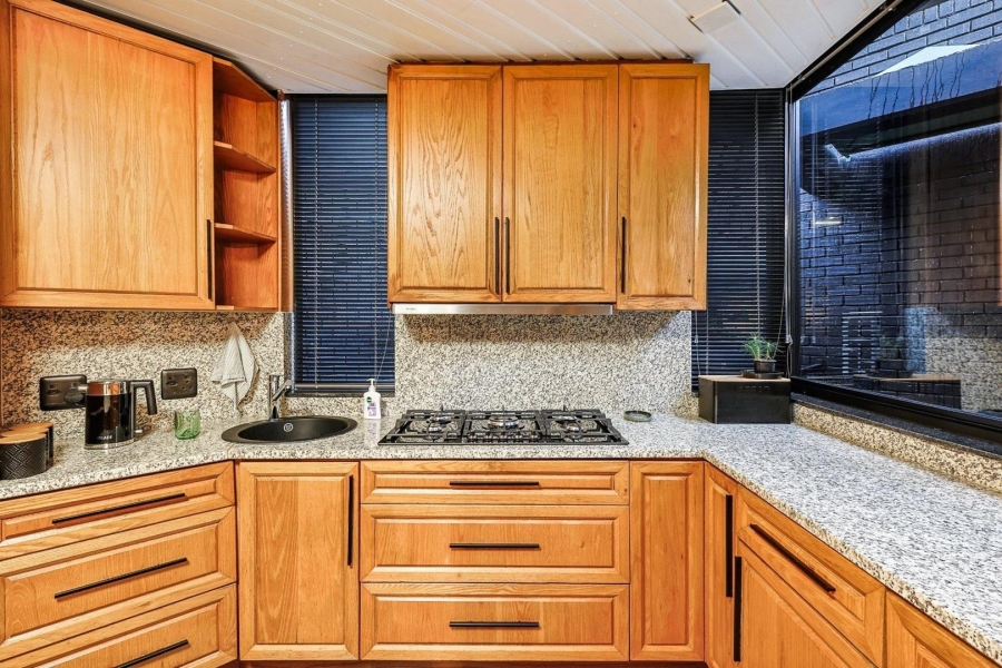 6 Bedroom Property for Sale in Waterkloof Gauteng