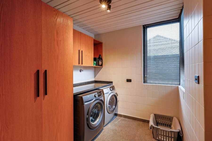 6 Bedroom Property for Sale in Waterkloof Gauteng