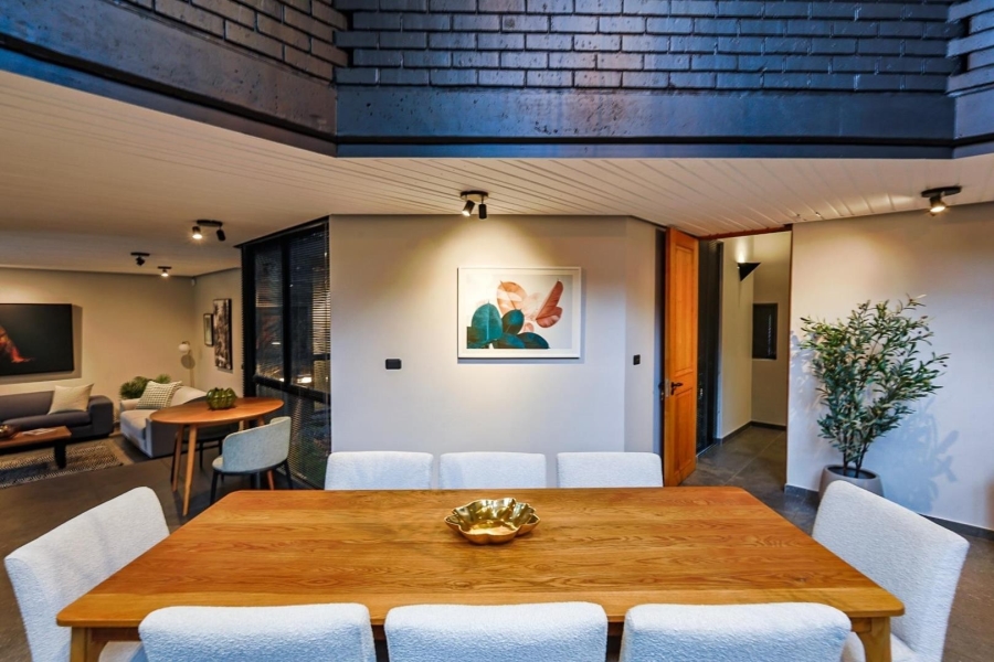 6 Bedroom Property for Sale in Waterkloof Gauteng