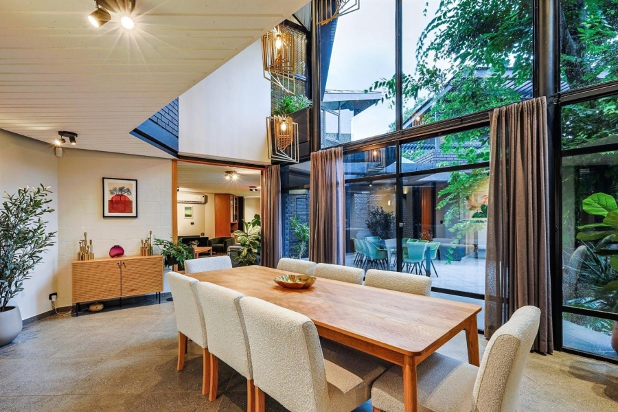 6 Bedroom Property for Sale in Waterkloof Gauteng