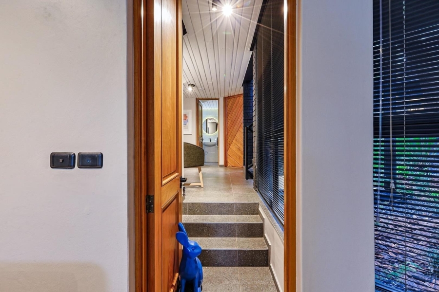 6 Bedroom Property for Sale in Waterkloof Gauteng