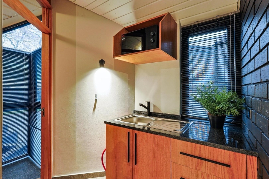 6 Bedroom Property for Sale in Waterkloof Gauteng