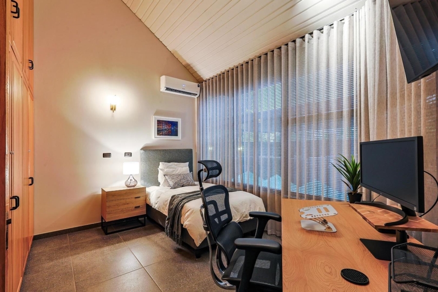 6 Bedroom Property for Sale in Waterkloof Gauteng