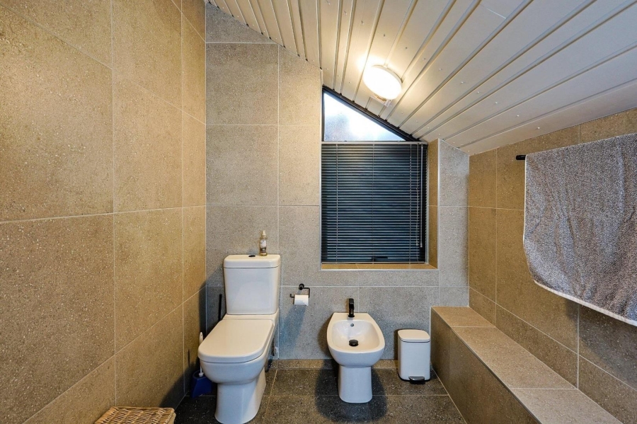 6 Bedroom Property for Sale in Waterkloof Gauteng