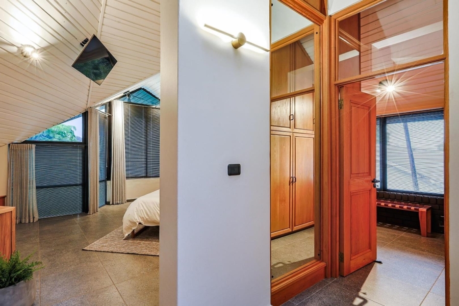 6 Bedroom Property for Sale in Waterkloof Gauteng