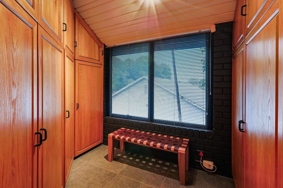 6 Bedroom Property for Sale in Waterkloof Gauteng