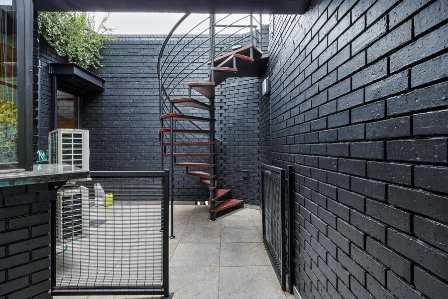 6 Bedroom Property for Sale in Waterkloof Gauteng