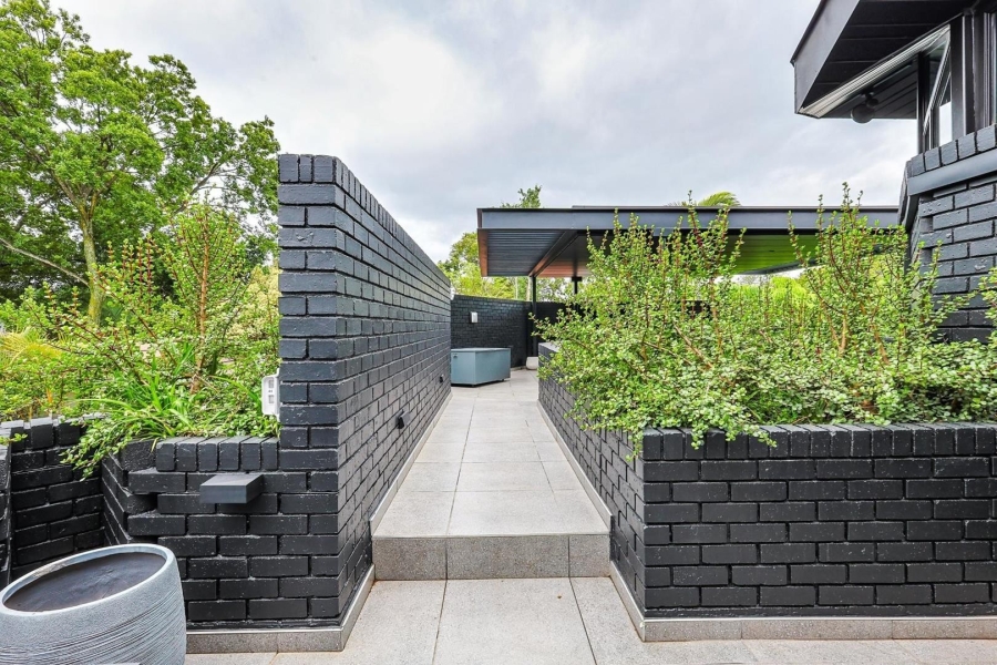 6 Bedroom Property for Sale in Waterkloof Gauteng