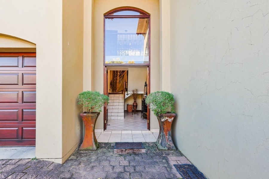 To Let 4 Bedroom Property for Rent in Silver Lakes Gauteng