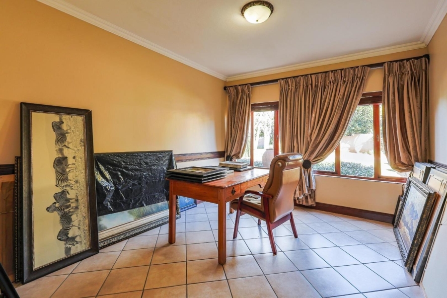 To Let 4 Bedroom Property for Rent in Silver Lakes Gauteng