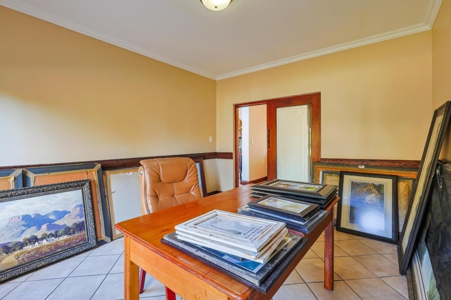 To Let 4 Bedroom Property for Rent in Silver Lakes Gauteng