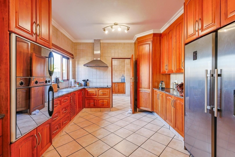 To Let 4 Bedroom Property for Rent in Silver Lakes Gauteng