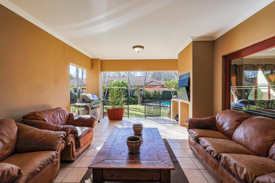 To Let 4 Bedroom Property for Rent in Silver Lakes Gauteng