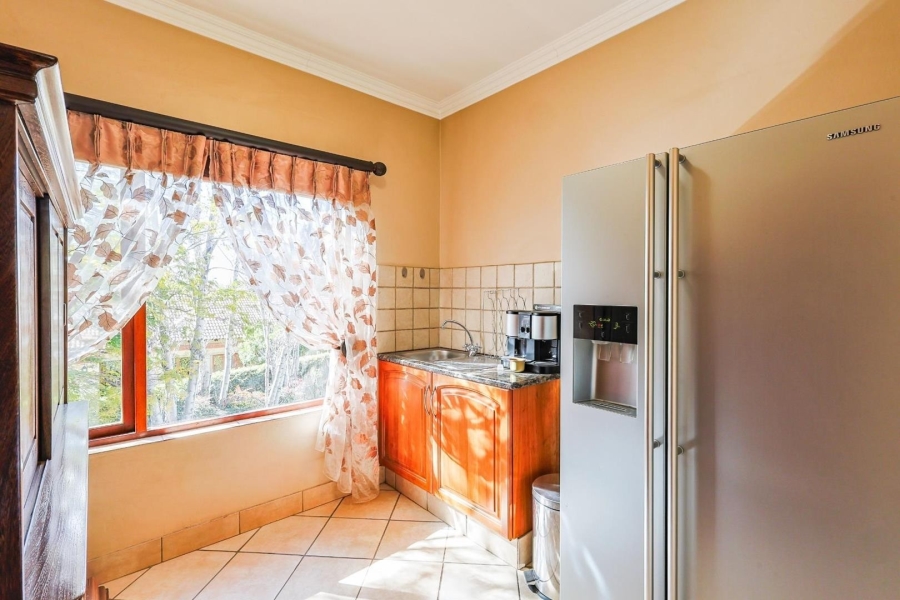 To Let 4 Bedroom Property for Rent in Silver Lakes Gauteng