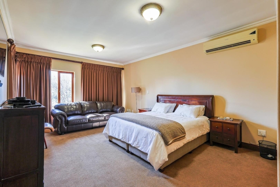 To Let 4 Bedroom Property for Rent in Silver Lakes Gauteng