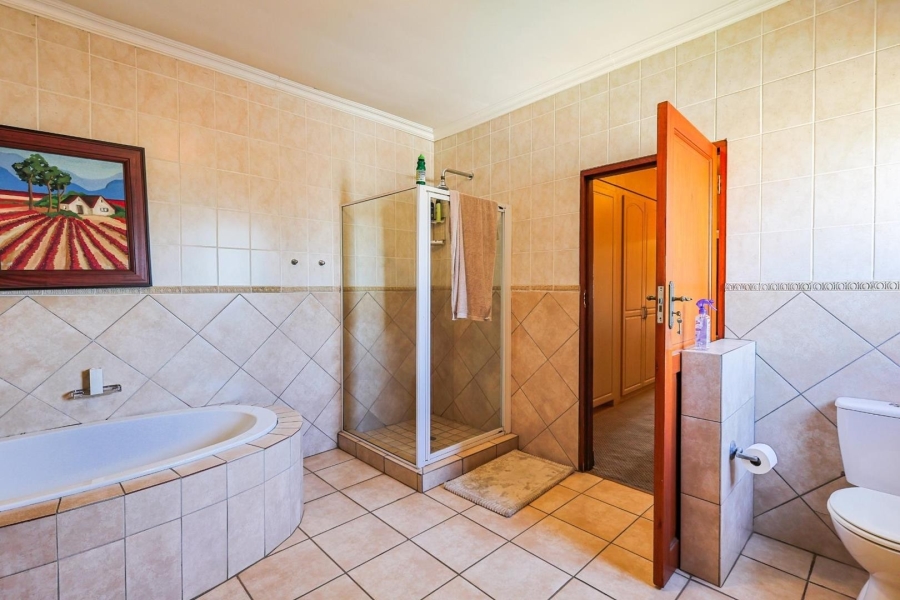 To Let 4 Bedroom Property for Rent in Silver Lakes Gauteng