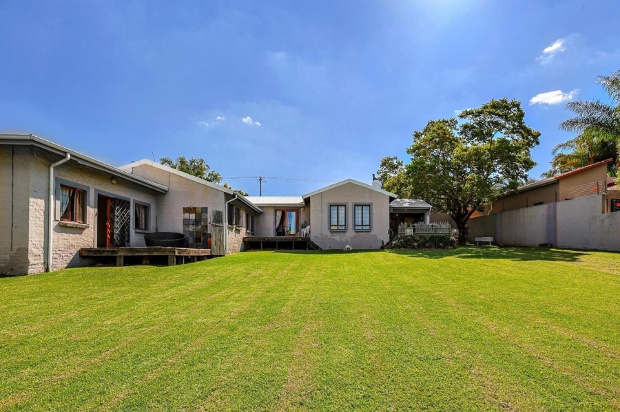 5 Bedroom Property for Sale in Waterkloof Ridge Gauteng