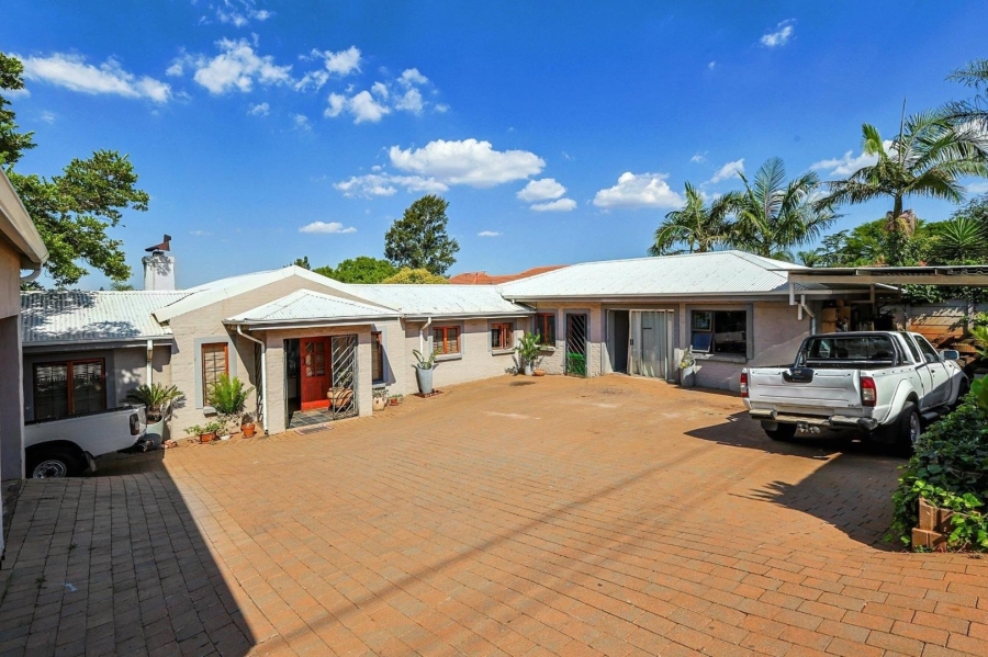 5 Bedroom Property for Sale in Waterkloof Ridge Gauteng