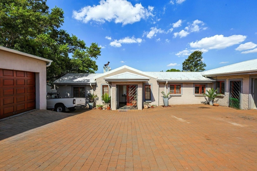 5 Bedroom Property for Sale in Waterkloof Ridge Gauteng