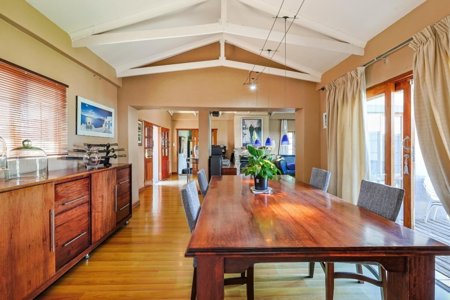 5 Bedroom Property for Sale in Waterkloof Ridge Gauteng