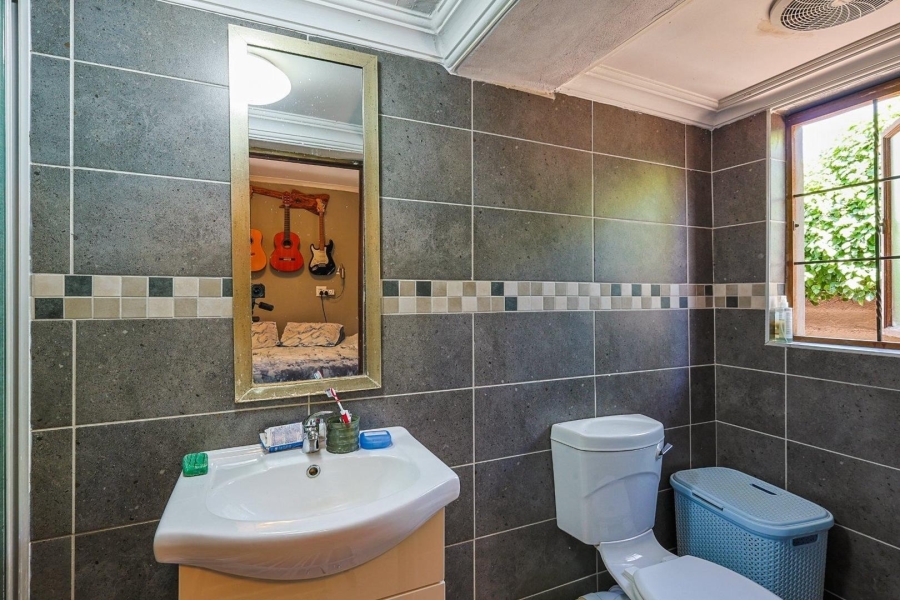 5 Bedroom Property for Sale in Waterkloof Ridge Gauteng