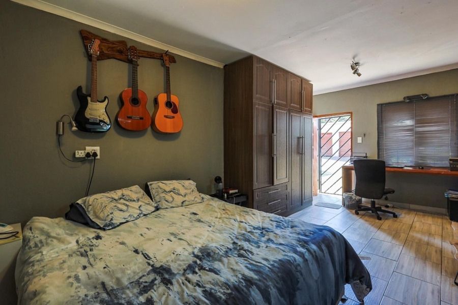 5 Bedroom Property for Sale in Waterkloof Ridge Gauteng