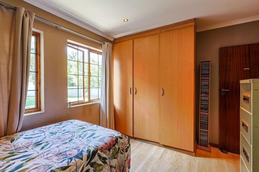 5 Bedroom Property for Sale in Waterkloof Ridge Gauteng