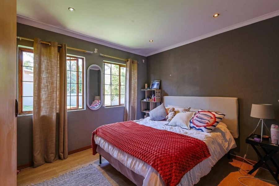 5 Bedroom Property for Sale in Waterkloof Ridge Gauteng