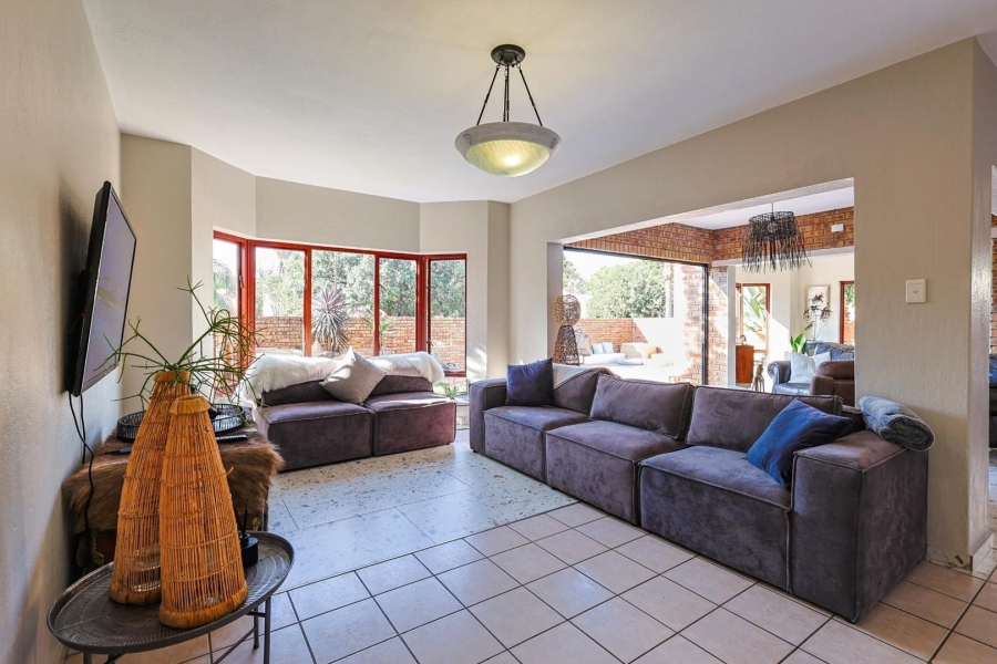 To Let 4 Bedroom Property for Rent in Silver Lakes Gauteng