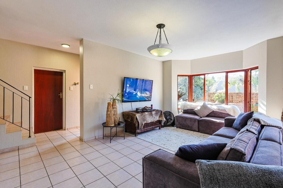 To Let 4 Bedroom Property for Rent in Silver Lakes Gauteng