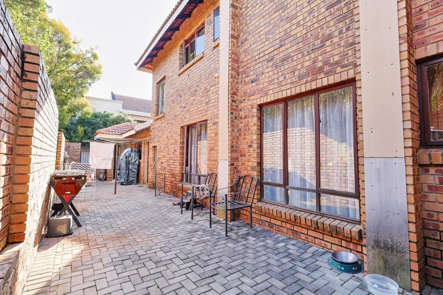 To Let 4 Bedroom Property for Rent in Silver Lakes Gauteng