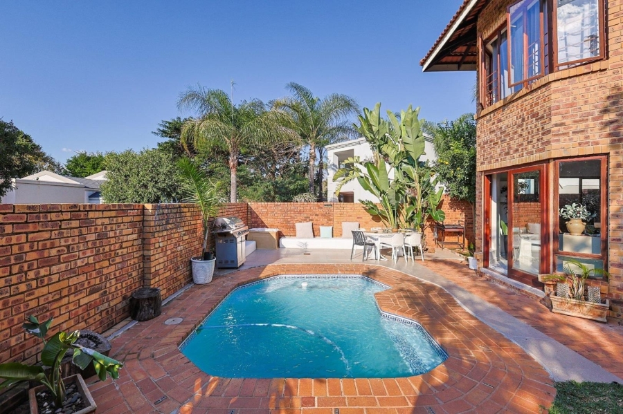 To Let 4 Bedroom Property for Rent in Silver Lakes Gauteng