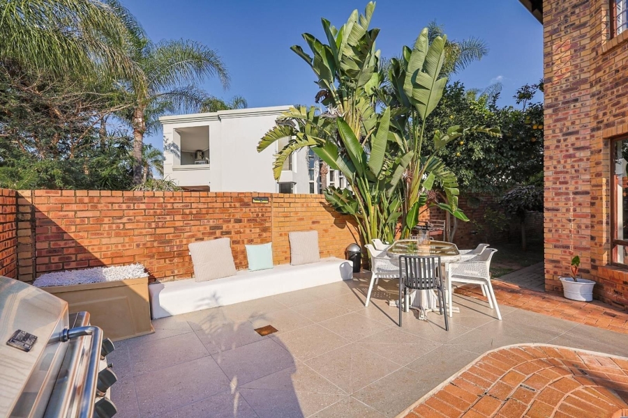 To Let 4 Bedroom Property for Rent in Silver Lakes Gauteng