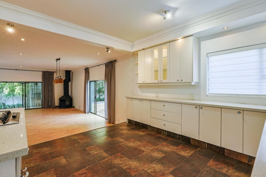 To Let 5 Bedroom Property for Rent in Silver Lakes Gauteng