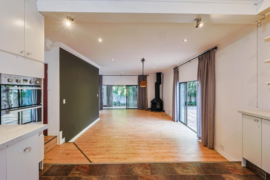 To Let 5 Bedroom Property for Rent in Silver Lakes Gauteng