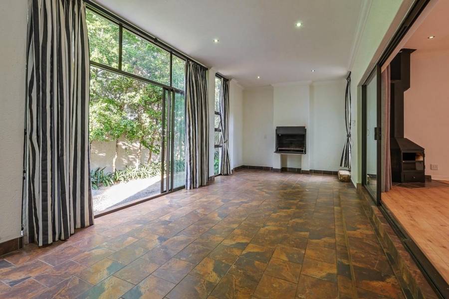 To Let 5 Bedroom Property for Rent in Silver Lakes Gauteng