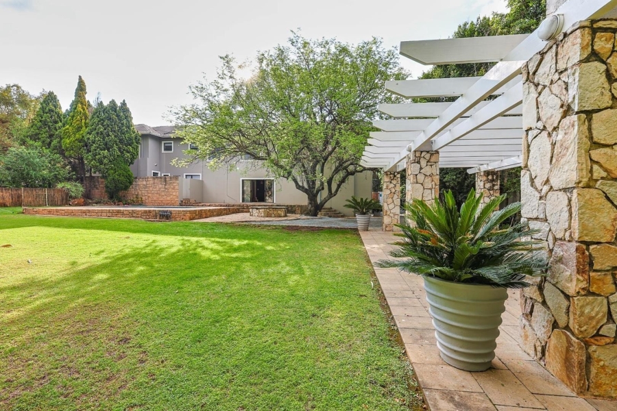 To Let 5 Bedroom Property for Rent in Silver Lakes Gauteng