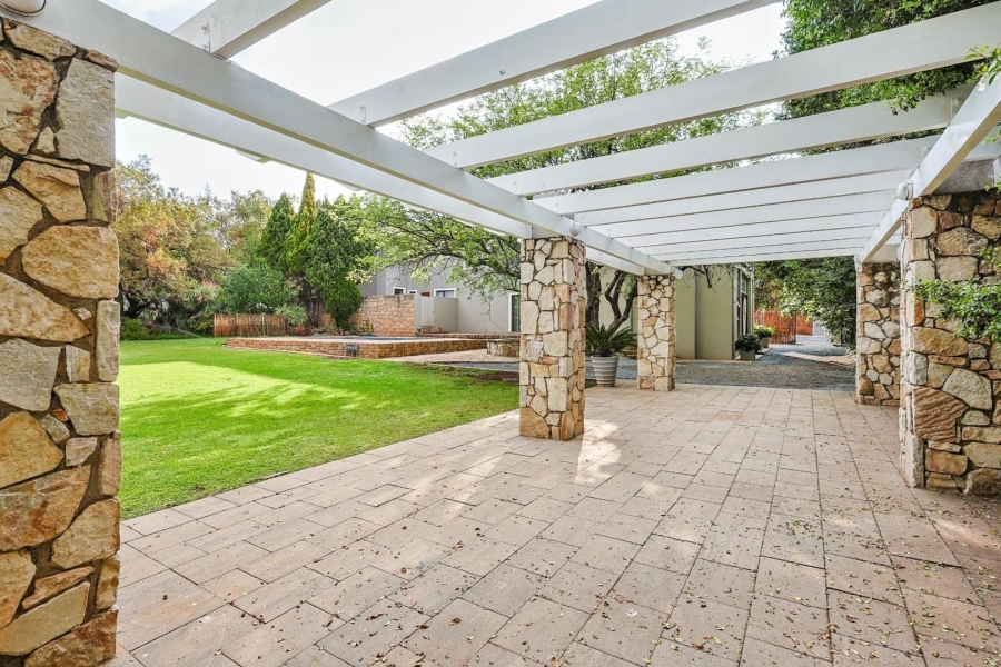 To Let 5 Bedroom Property for Rent in Silver Lakes Gauteng