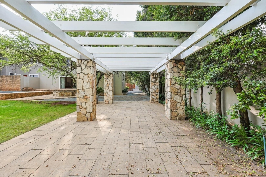 To Let 5 Bedroom Property for Rent in Silver Lakes Gauteng