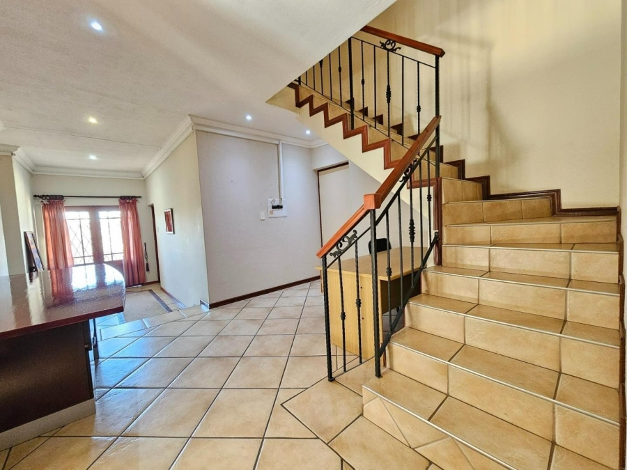 5 Bedroom Property for Sale in Menlo Park Gauteng