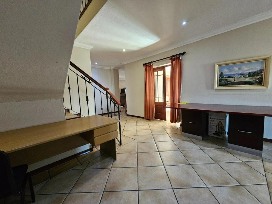 5 Bedroom Property for Sale in Menlo Park Gauteng