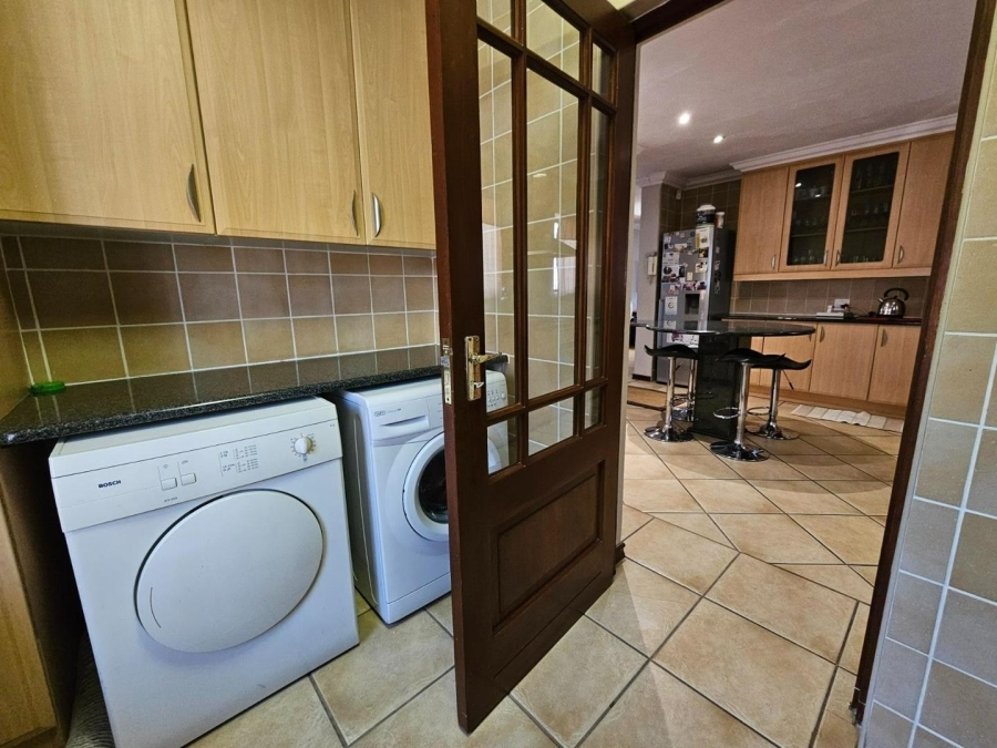 5 Bedroom Property for Sale in Menlo Park Gauteng