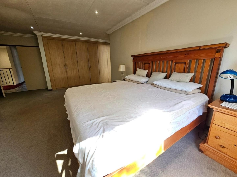 5 Bedroom Property for Sale in Menlo Park Gauteng