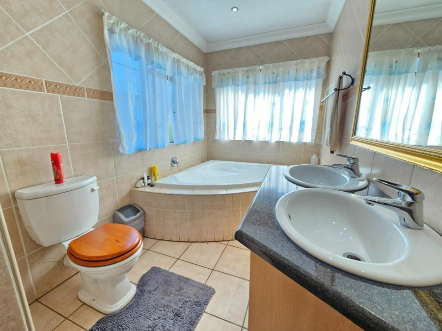 5 Bedroom Property for Sale in Menlo Park Gauteng