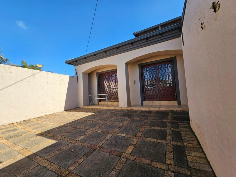 5 Bedroom Property for Sale in Menlo Park Gauteng