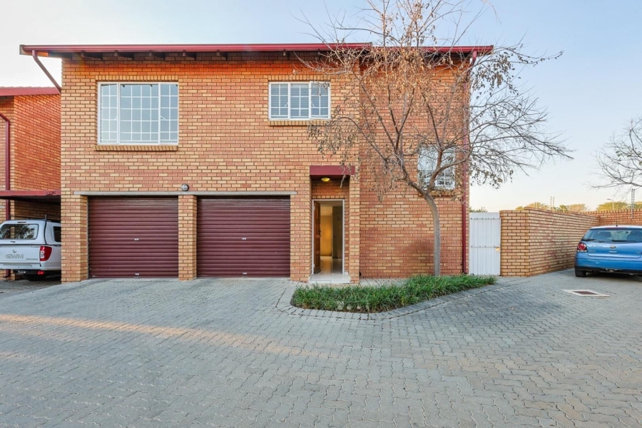 3 Bedroom Property for Sale in Equestria Gauteng