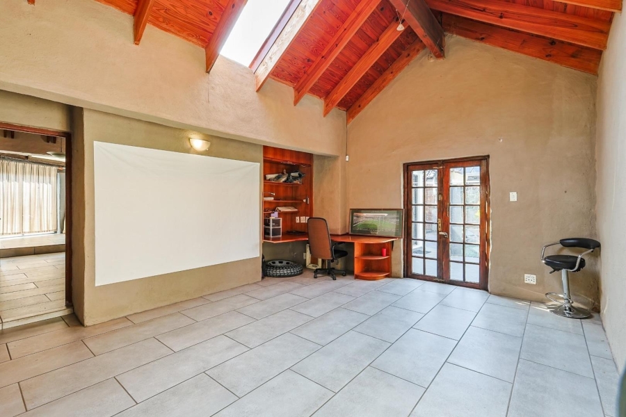 3 Bedroom Property for Sale in Waterkloof Ridge Gauteng