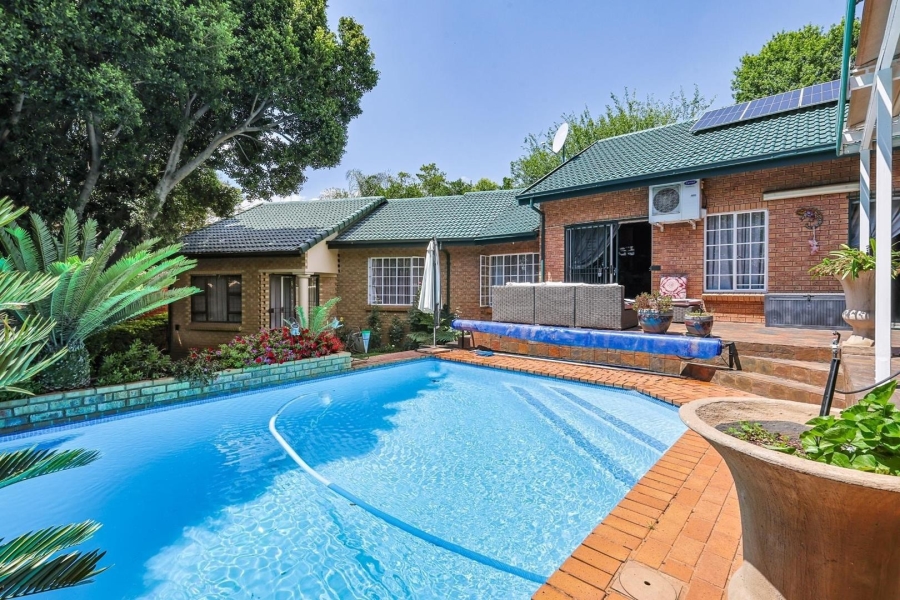 4 Bedroom Property for Sale in Moreleta Park Gauteng